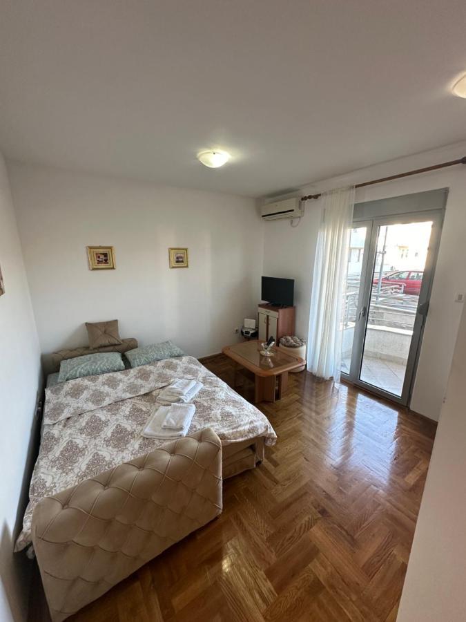 Apartment Stex 4 Podgoriţa Exterior foto